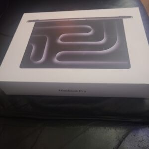 Apple MacBook Pro in Modern White Packaging